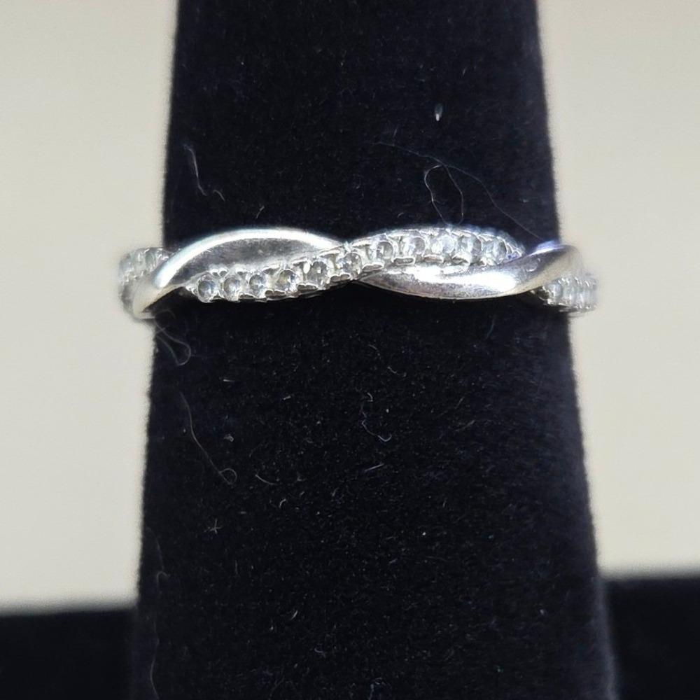 Silver Tone Twisted Infinity Pavé Accent Band Ring Size‎ 7.5